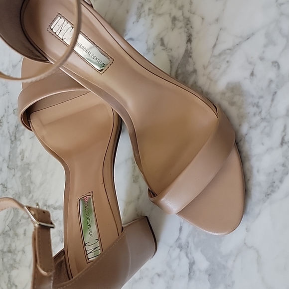 INC International Concepts Heels Size 8 - Picture 4 of 7